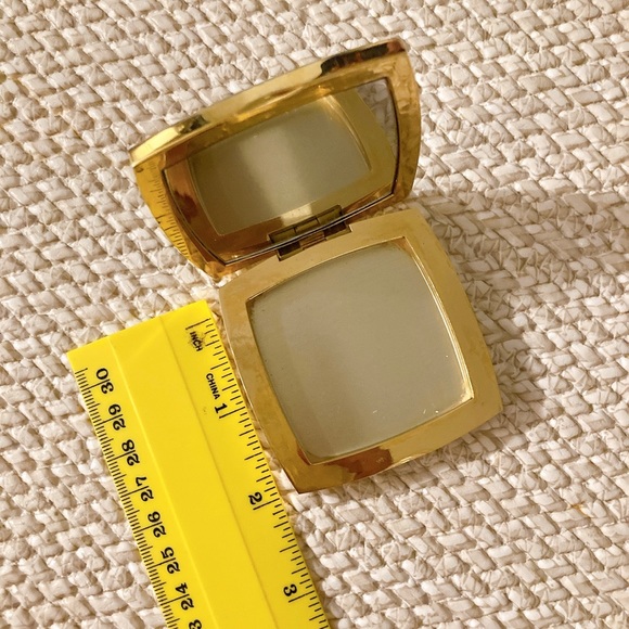 🎁🎁🎁Chanel perfume solid case compact with leather protective case - Picture 3 of 8